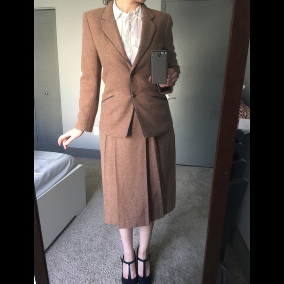 Vintage 70s John Meyer wool ladies suit - Picture 2 of 4